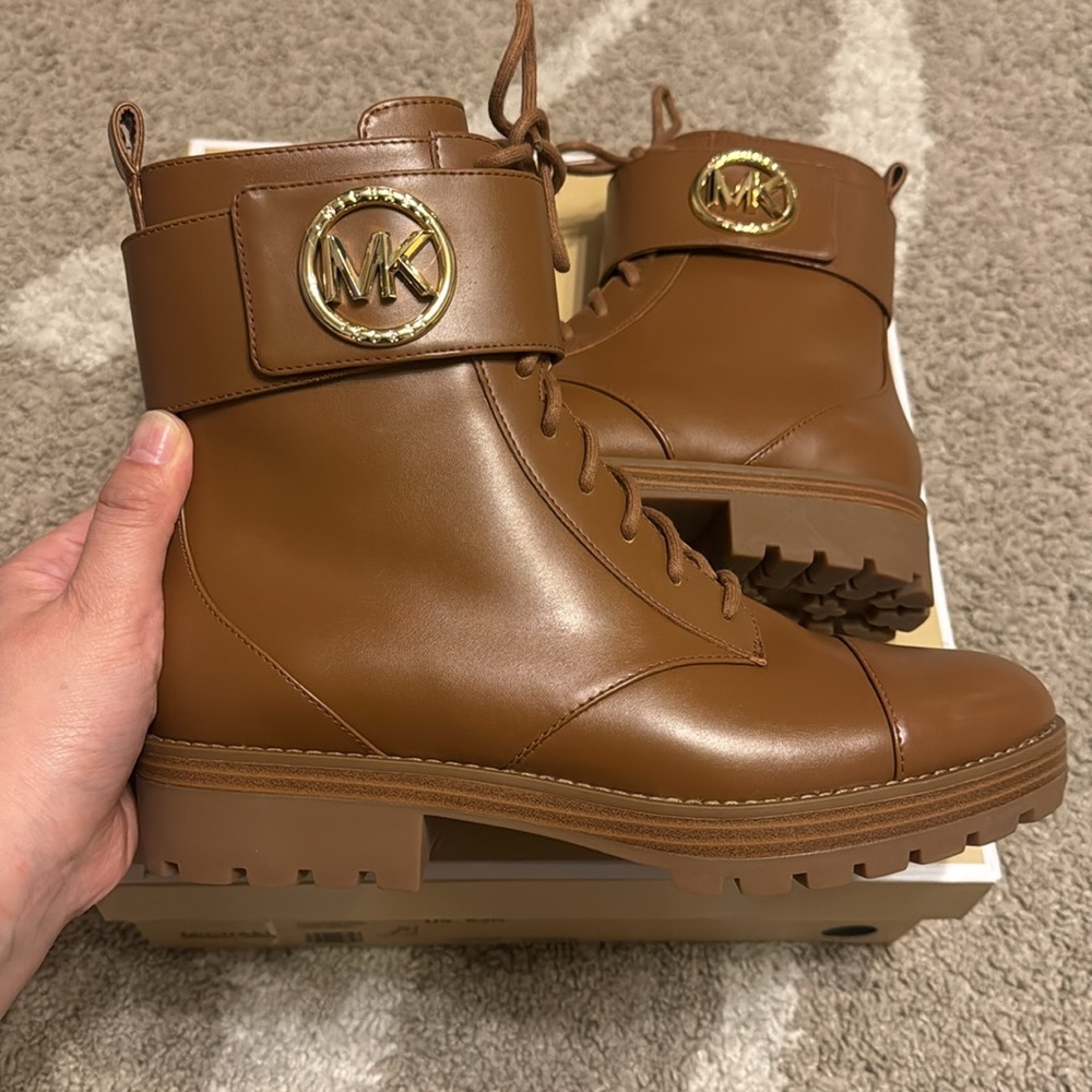 Michael Kors, Tatum Brown Combat Lace Up Women Boots, US 8.5 - Picture 5 of 14
